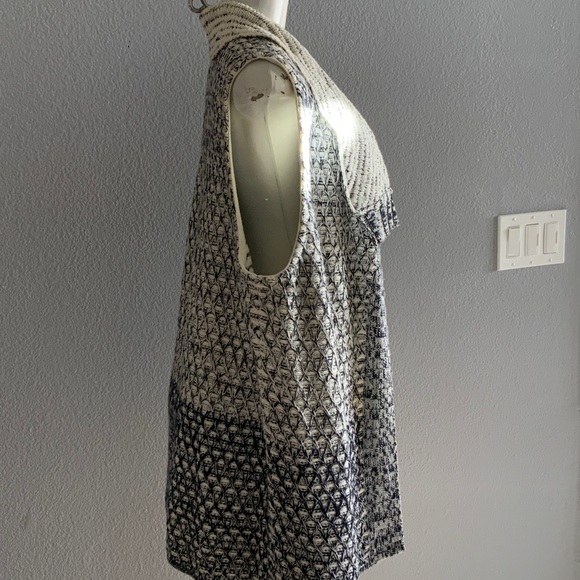 Chico's Black and White Sleeveless Knit Vest - Picture 3 of 5